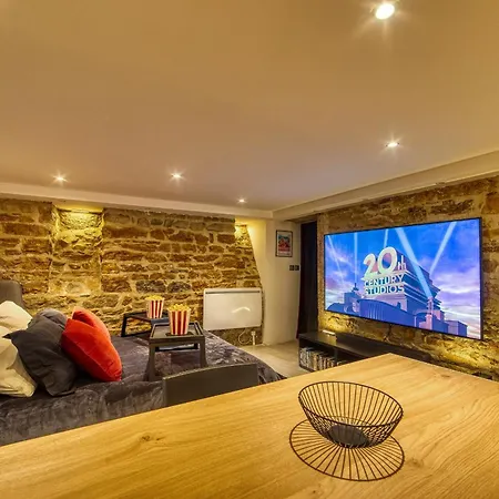 Cinema Room-experience Unique A Апартаменты *